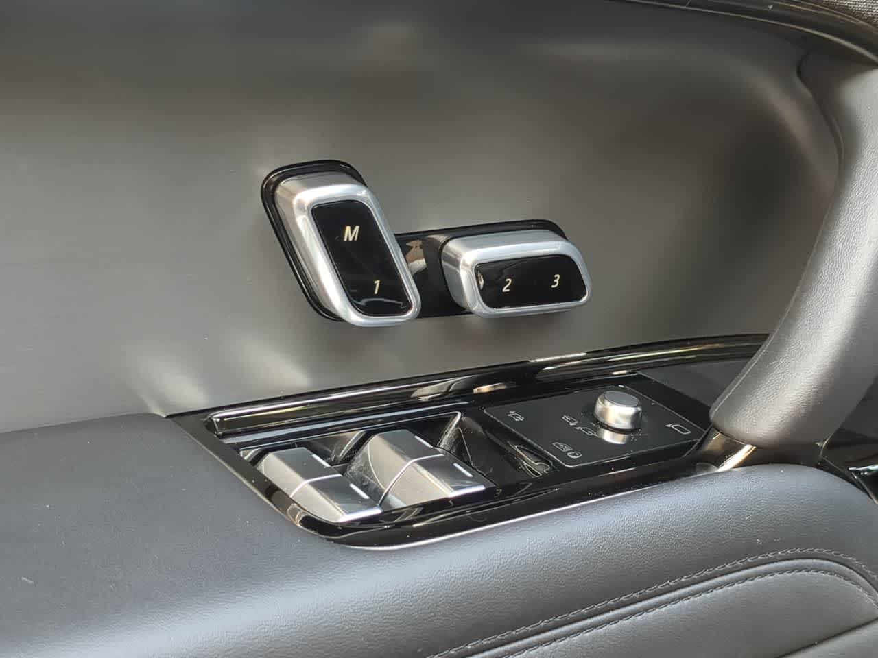 Thumbnail: 2025 Land Rover Range Rover Sport - 18