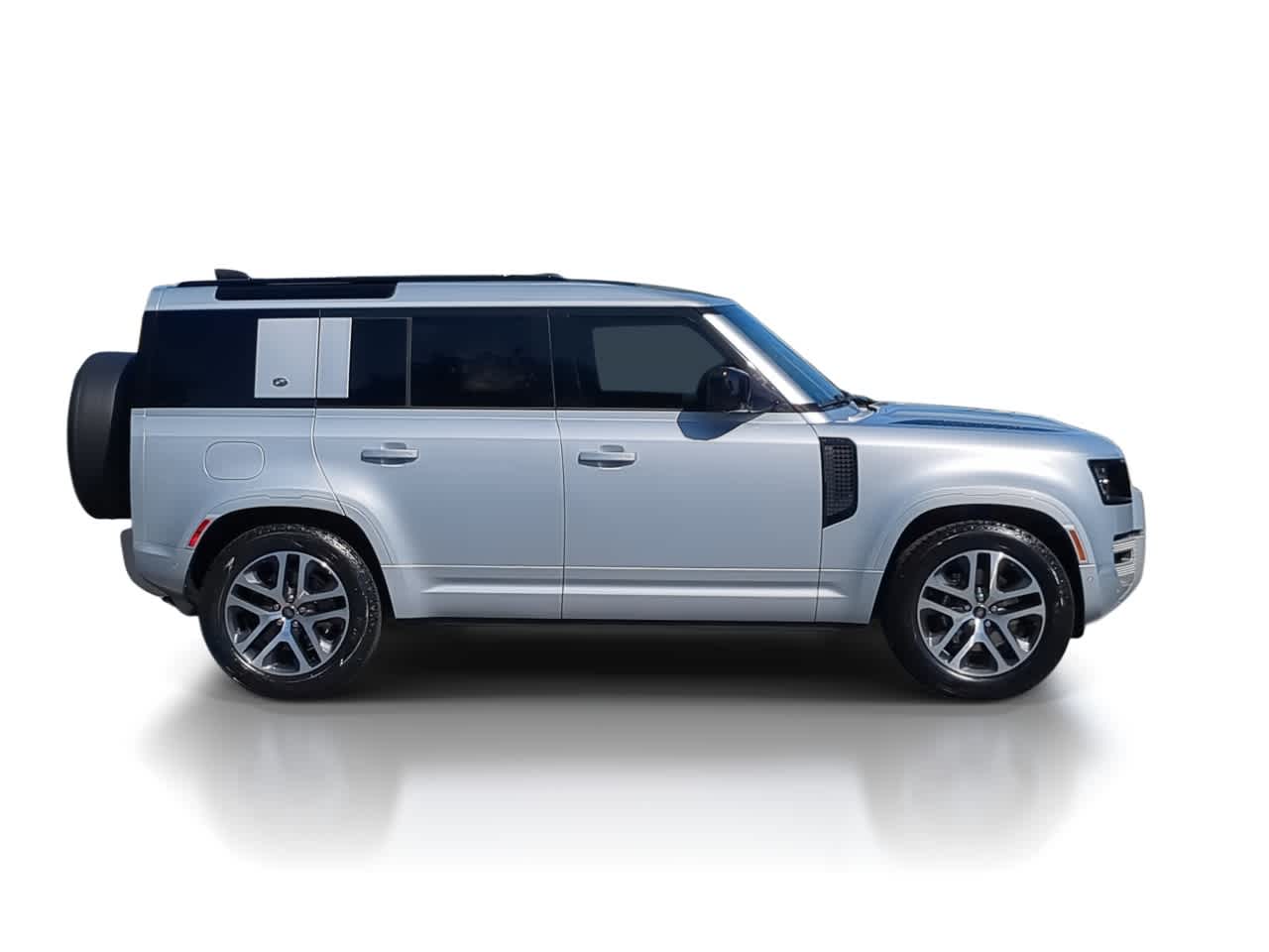 Thumbnail: 2022 Land Rover Defender - 9