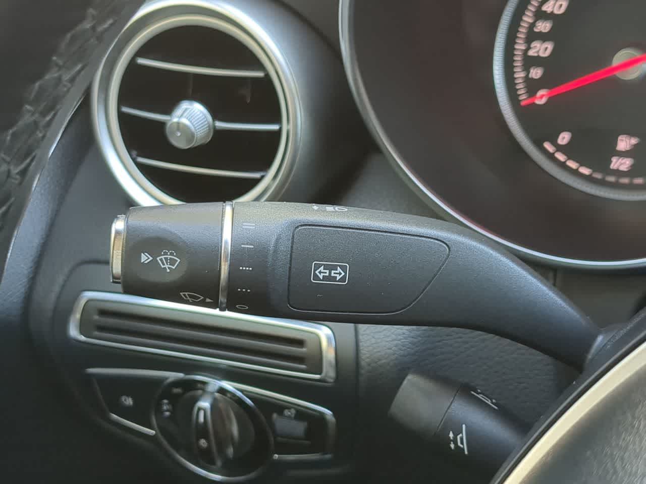 Thumbnail: 2015 Mercedes-Benz C-Class - 27