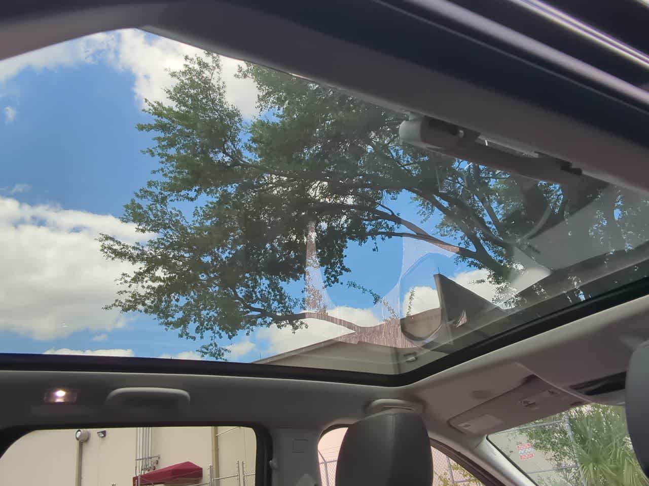 Thumbnail: 2025 Land Rover Discovery Sport - 23