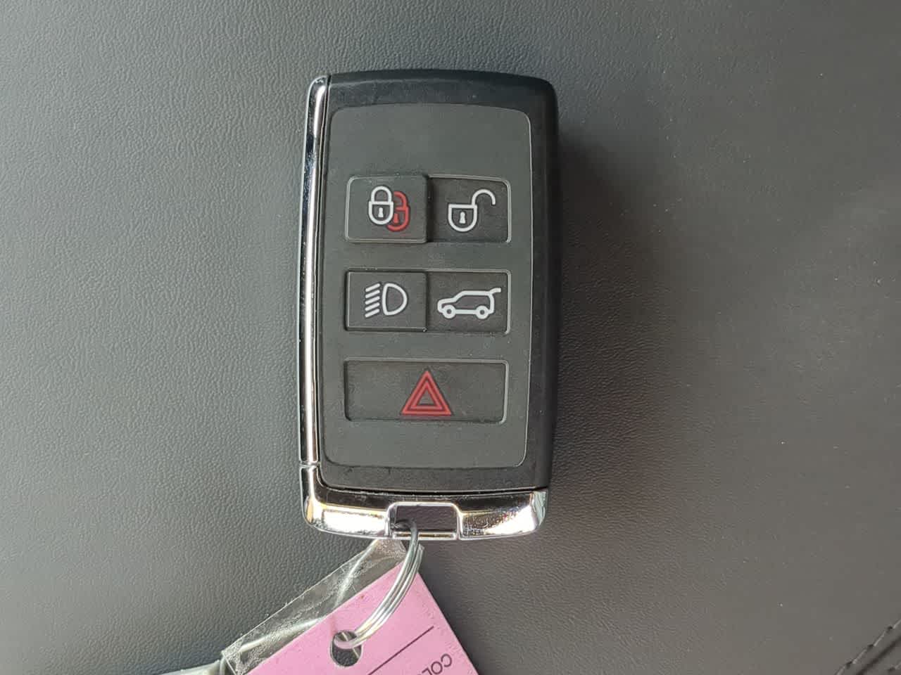 Thumbnail: 2025 Land Rover Defender - 39