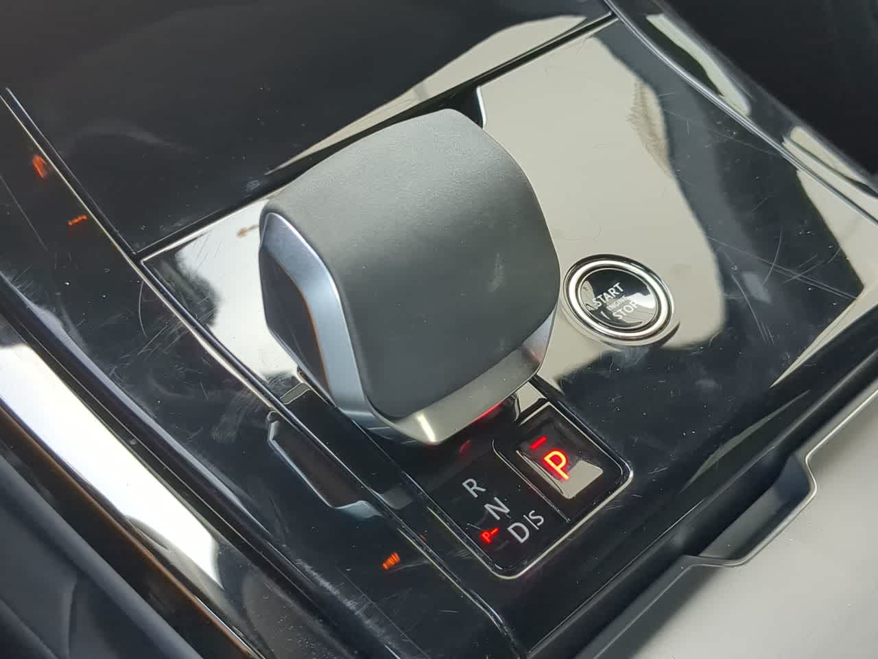 Thumbnail: 2025 Land Rover Range Rover Sport - 35