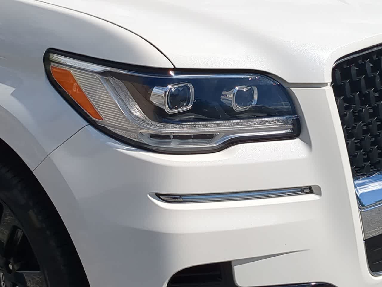 Thumbnail: 2022 Lincoln Navigator - 11