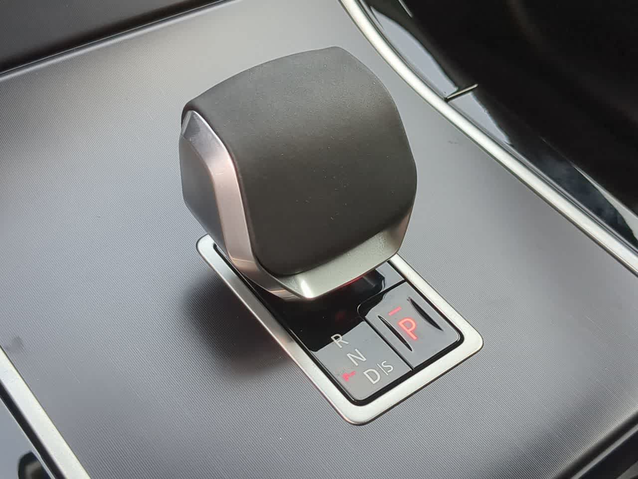 Thumbnail: 2026 Land Rover Range Rover Velar - 35