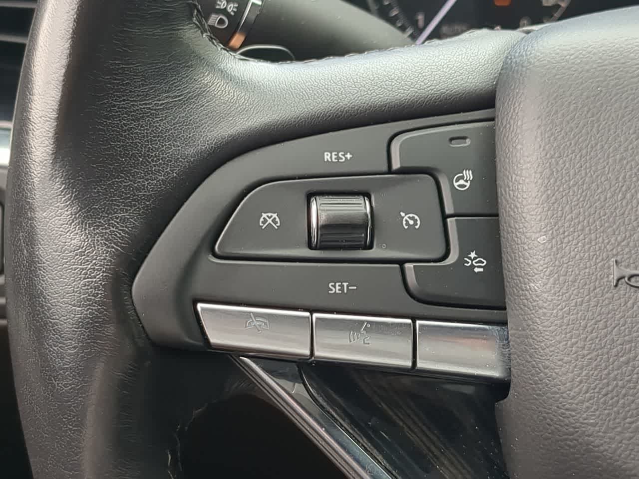 Thumbnail: 2024 Cadillac XT6 - 26