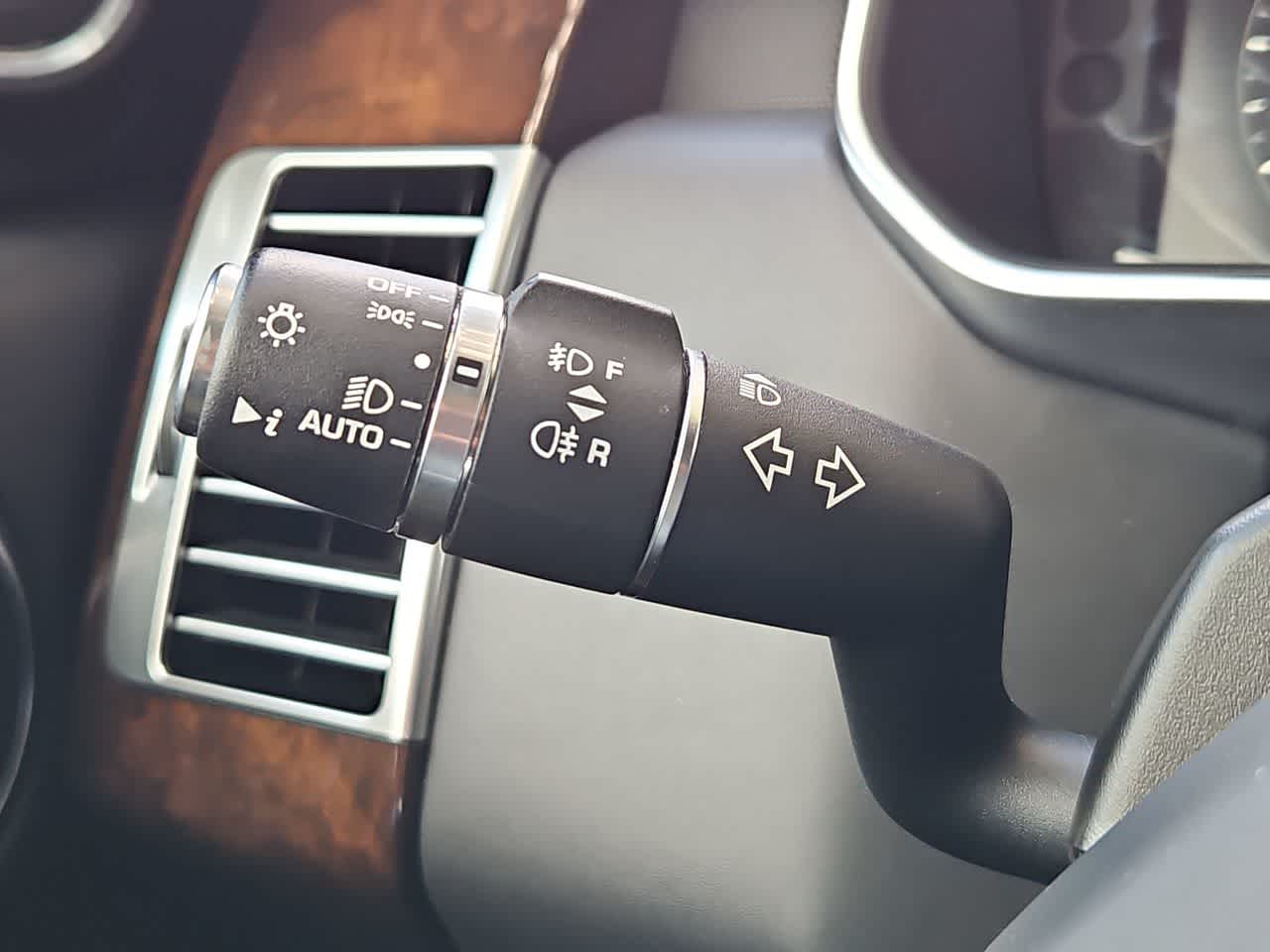 Thumbnail: 2022 Land Rover Range Rover - 29