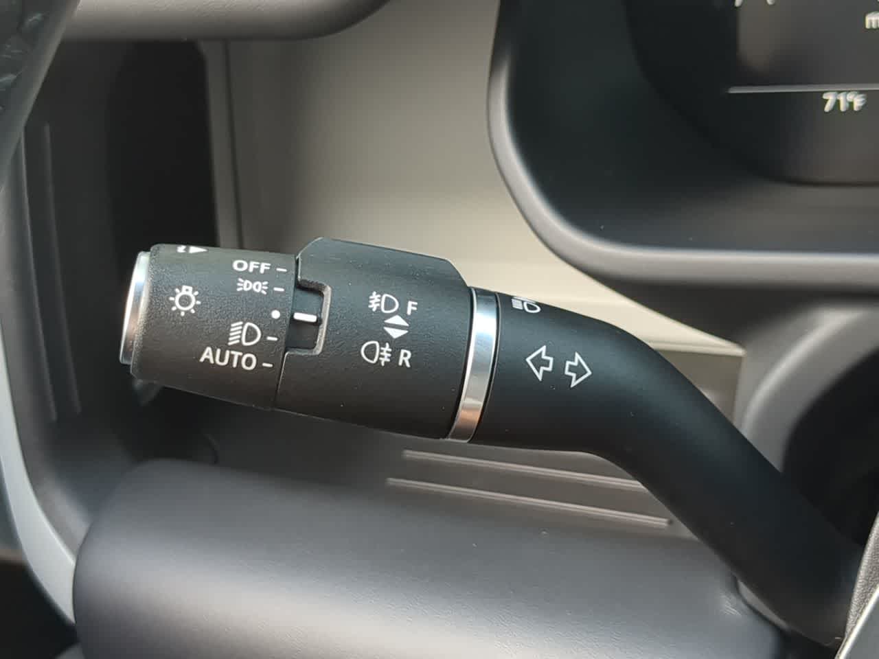 Thumbnail: 2024 Land Rover Defender - 29