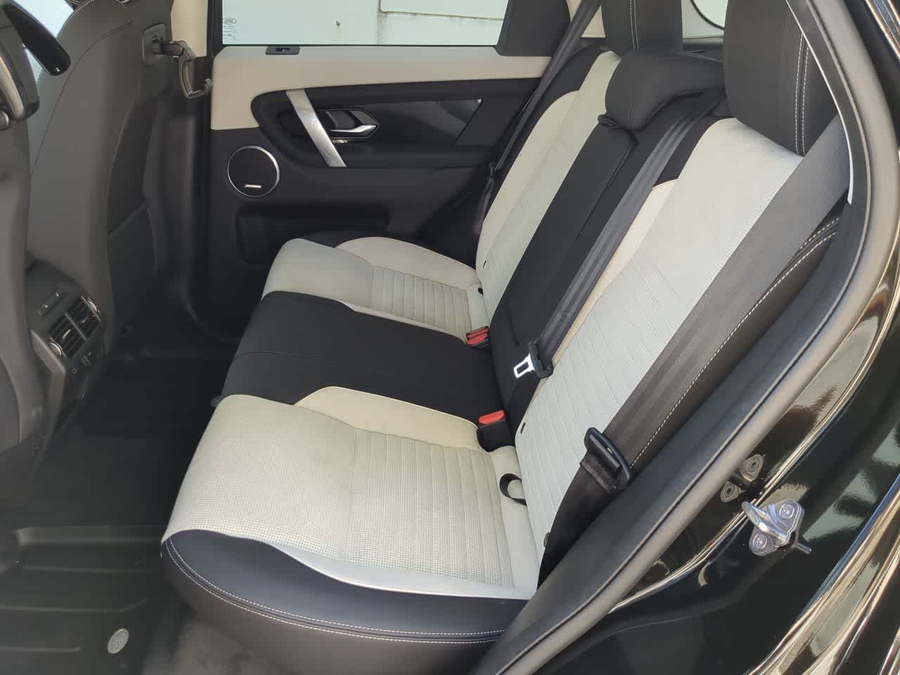 Thumbnail: 2025 Land Rover Discovery Sport - 21