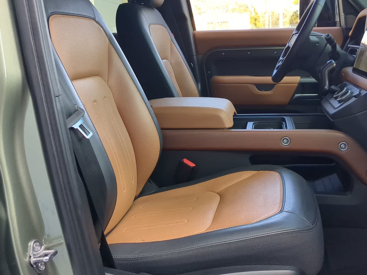 Thumbnail: 2024 Land Rover Defender - 22