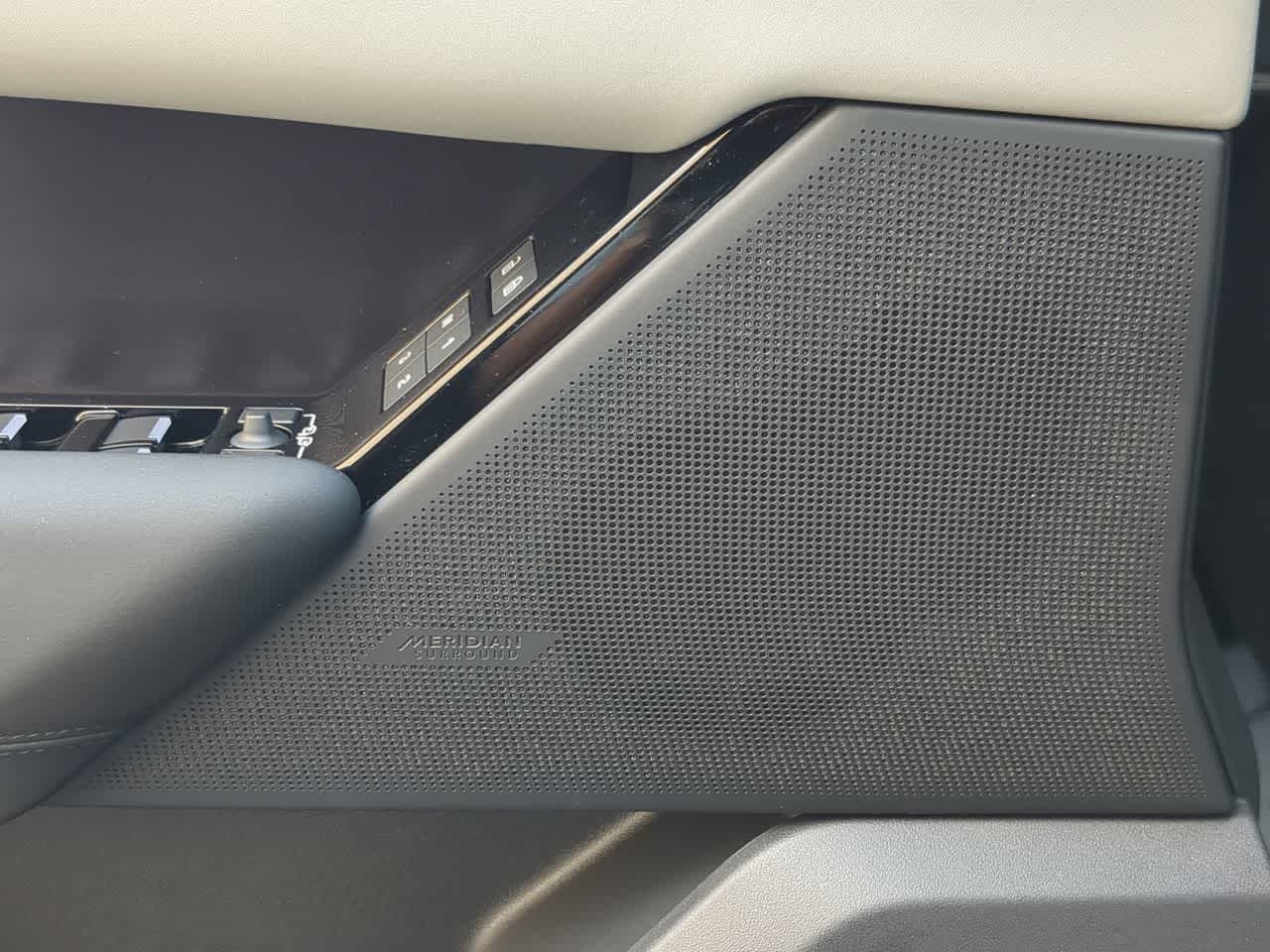 Thumbnail: 2026 Land Rover Range Rover Velar - 33