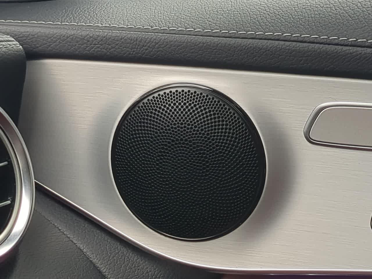 Thumbnail: 2022 Mercedes-Benz GLC - 32