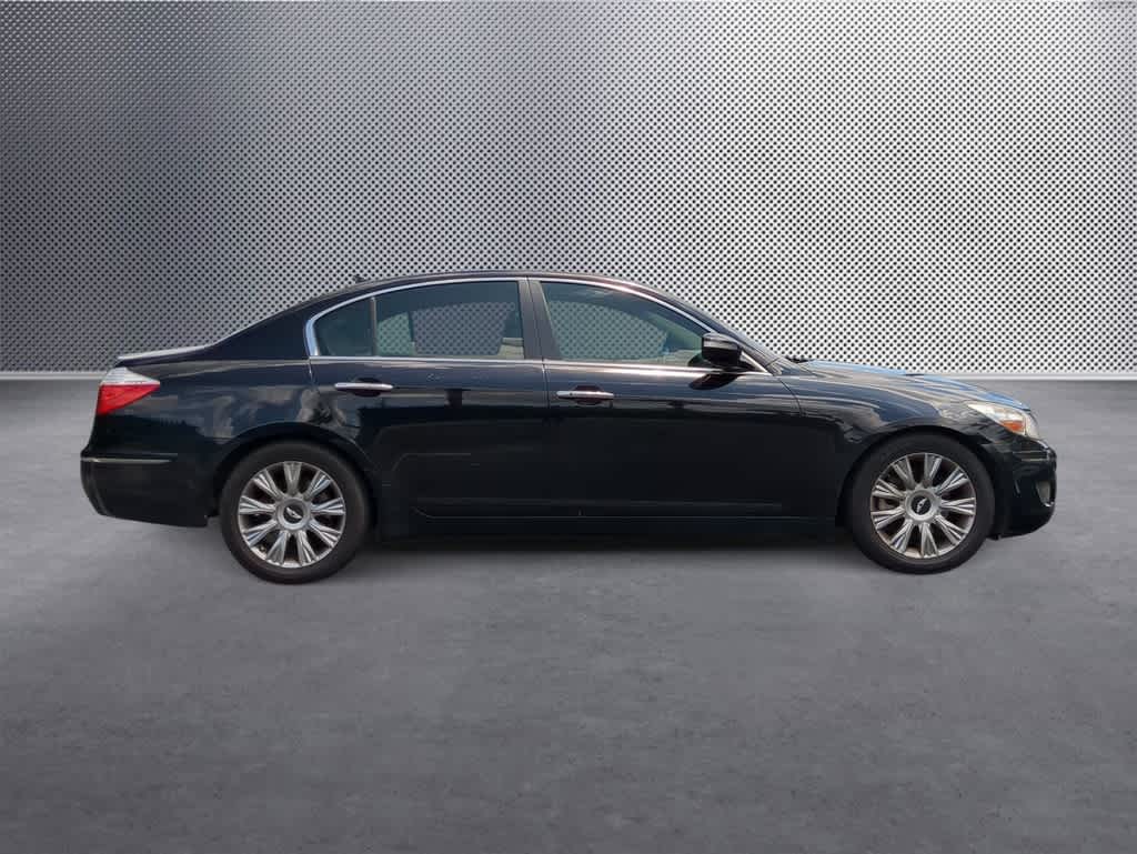 Thumbnail: 2010 Hyundai Genesis - 9