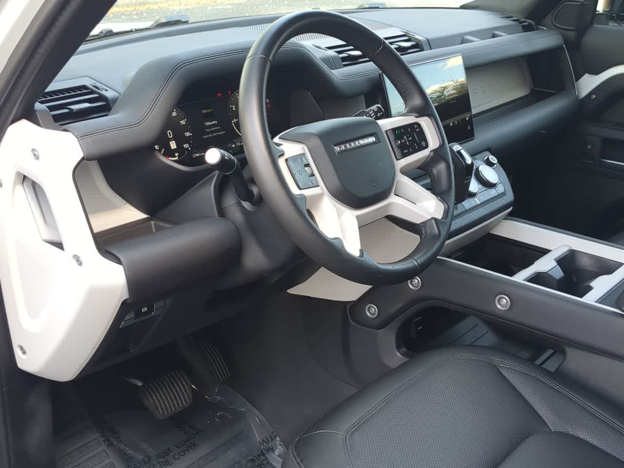 Thumbnail: 2025 Land Rover Defender - 10