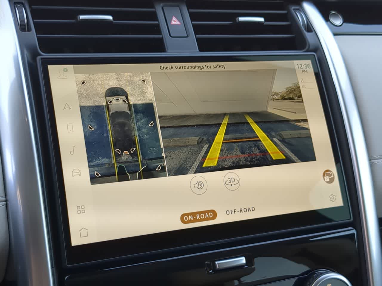 Thumbnail: 2025 Land Rover Discovery - 30