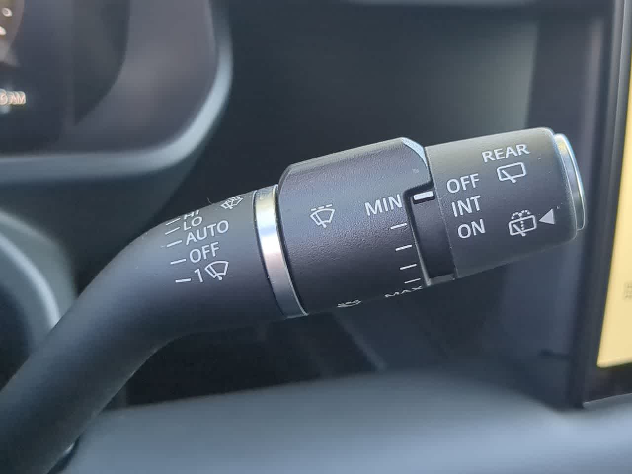 Thumbnail: 2024 Land Rover Defender - 25