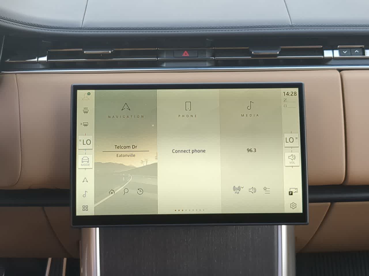 Thumbnail: 2025 Land Rover Range Rover - 30