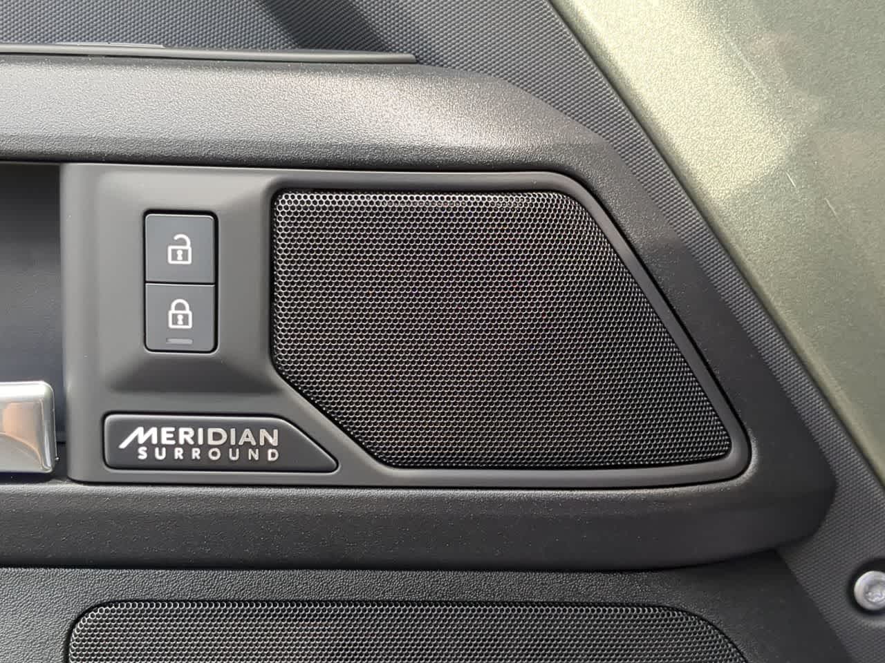 Thumbnail: 2025 Land Rover Defender - 32