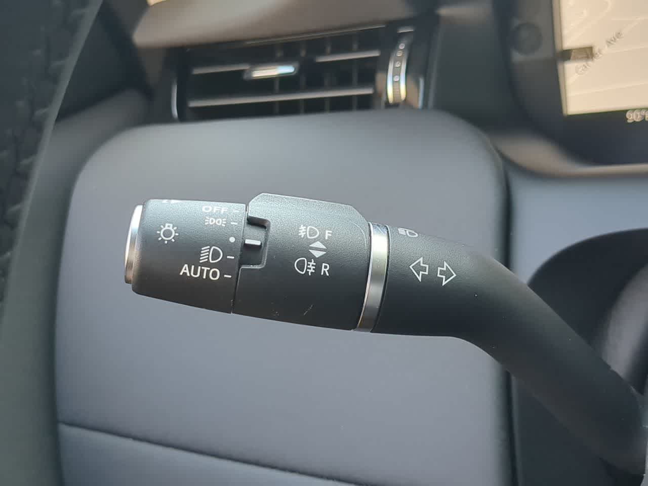 Thumbnail: 2025 Land Rover Discovery Sport - 29