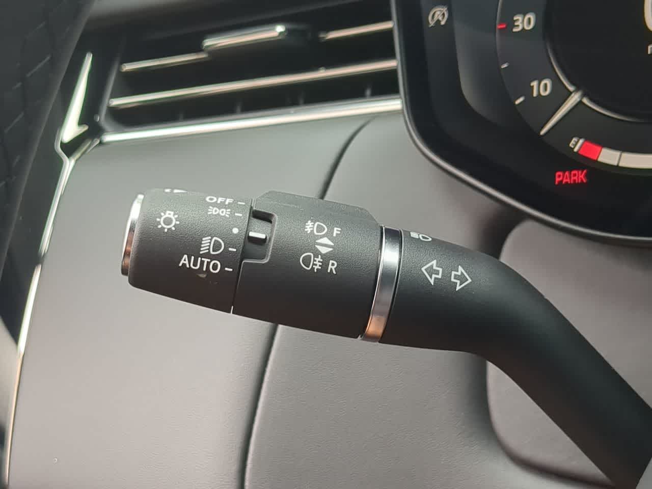 Thumbnail: 2026 Land Rover Range Rover Sport - 29