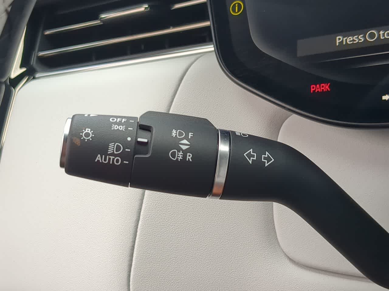 Thumbnail: 2025 Land Rover Range Rover Sport - 29