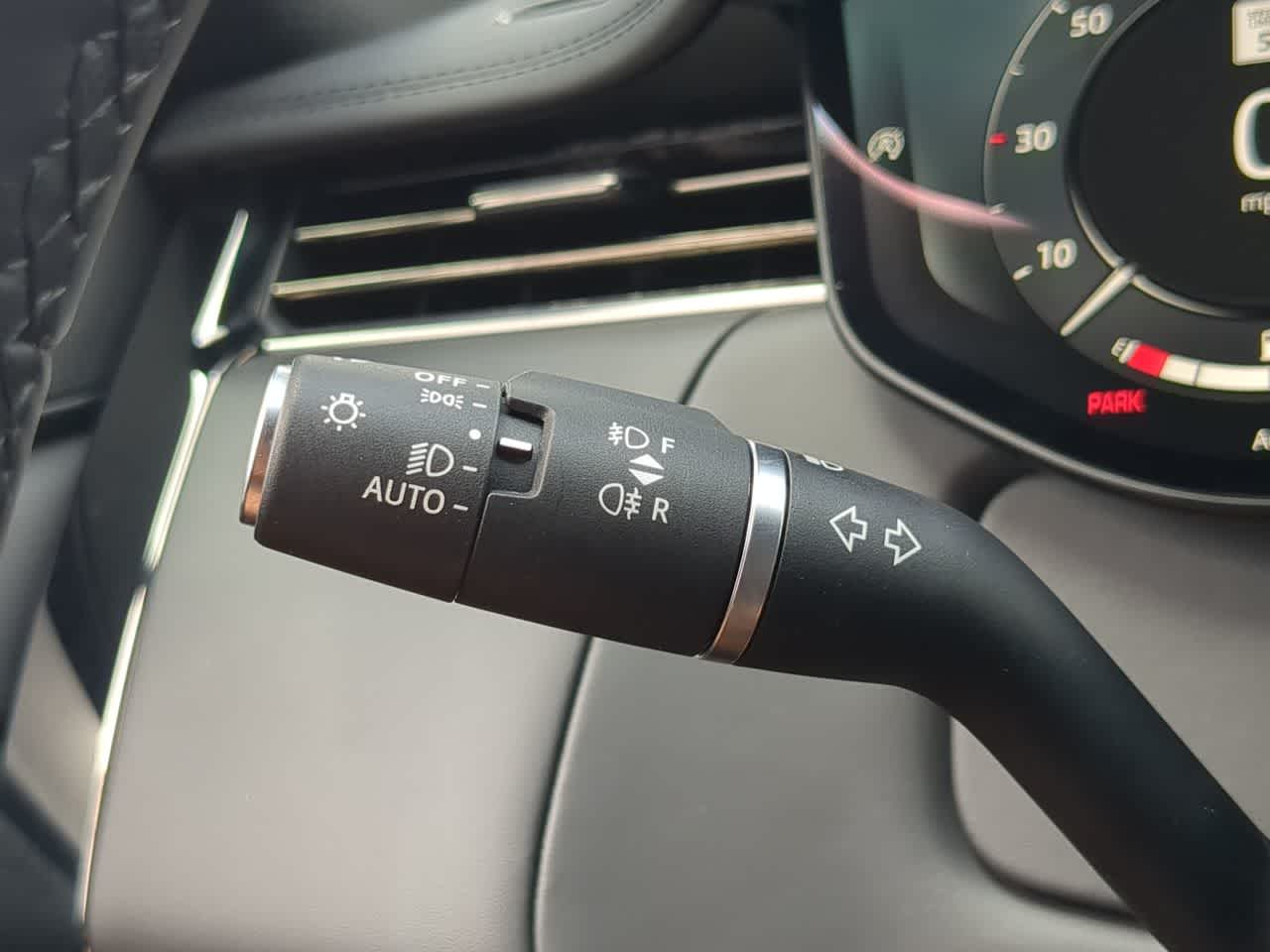 Thumbnail: 2025 Land Rover Range Rover Sport - 28