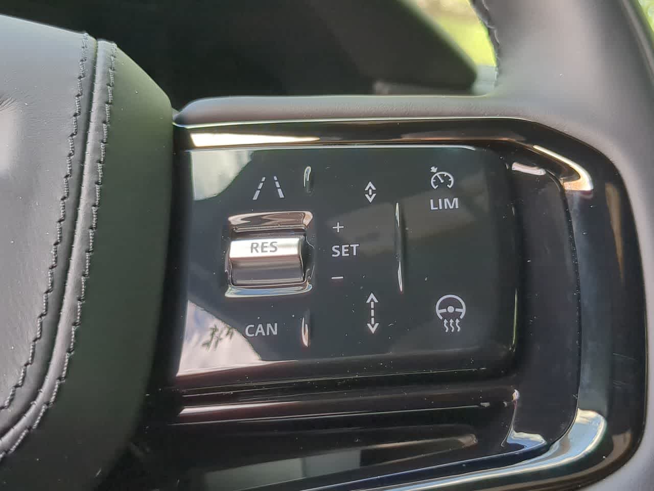 Thumbnail: 2026 Land Rover Range Rover Velar - 27