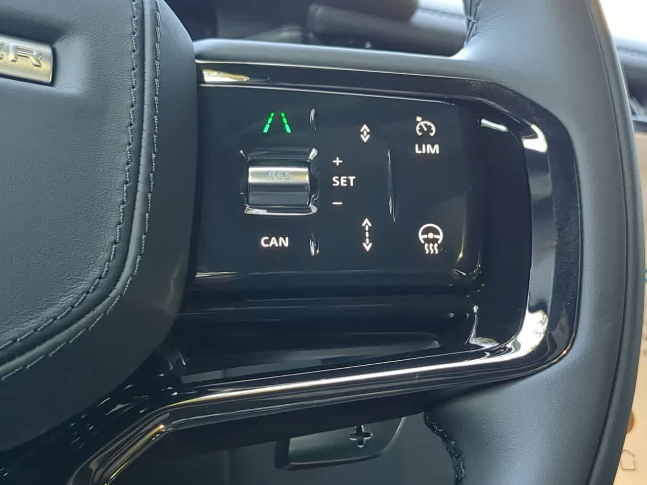 Thumbnail: 2026 Land Rover Range Rover Velar - 26