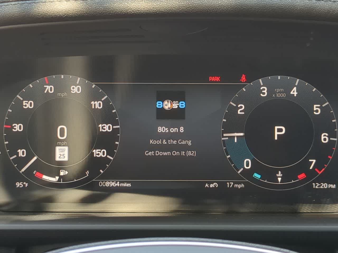 Thumbnail: 2025 Land Rover Discovery - 34