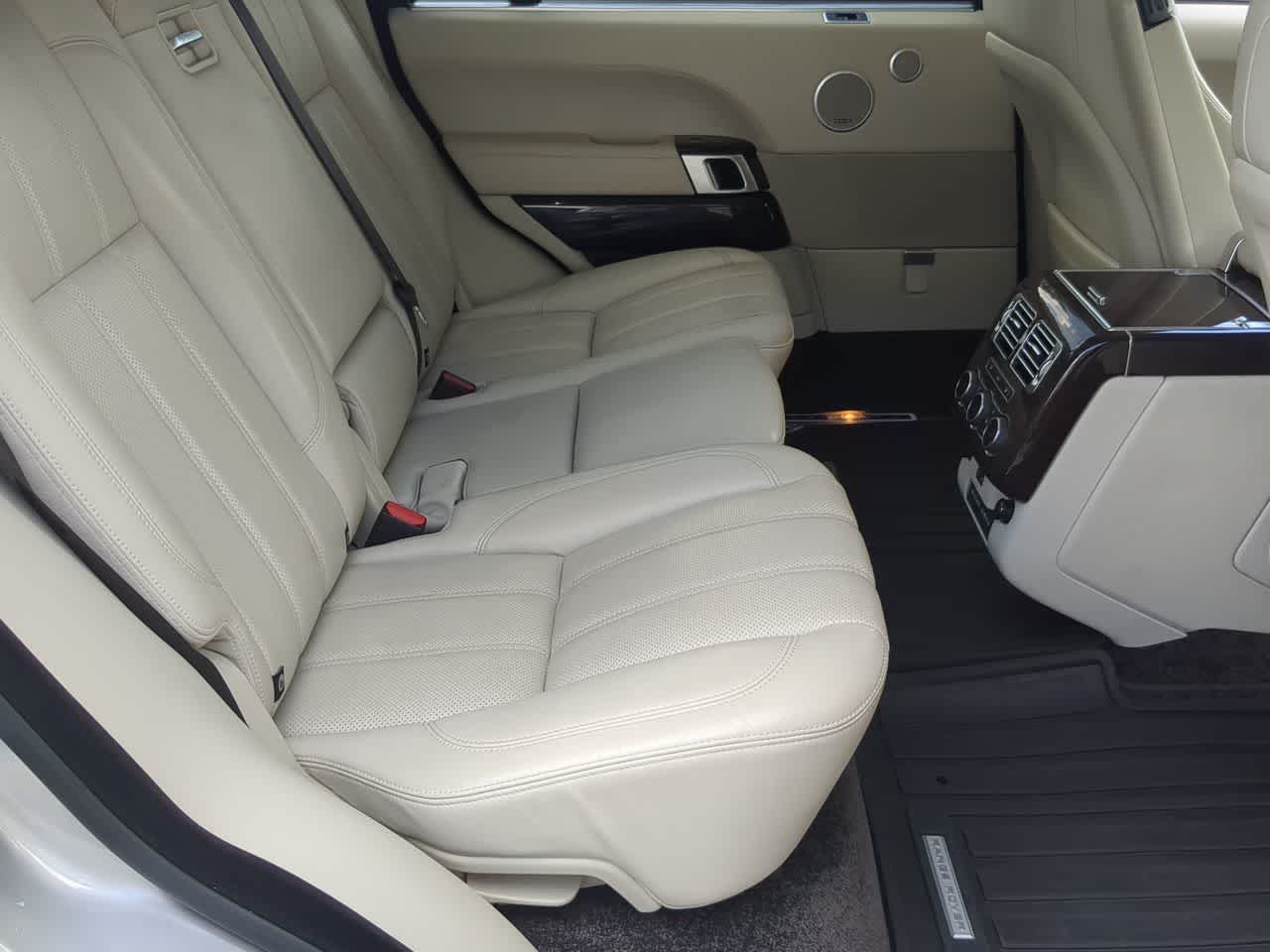 Thumbnail: 2017 Land Rover Range Rover - 20