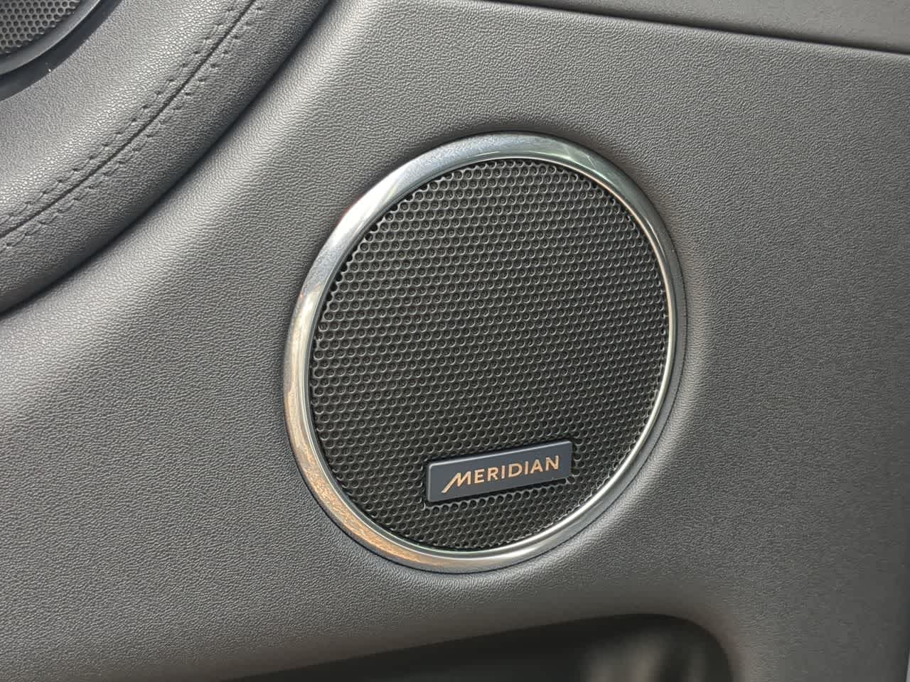 Thumbnail: 2025 Land Rover Discovery Sport - 33
