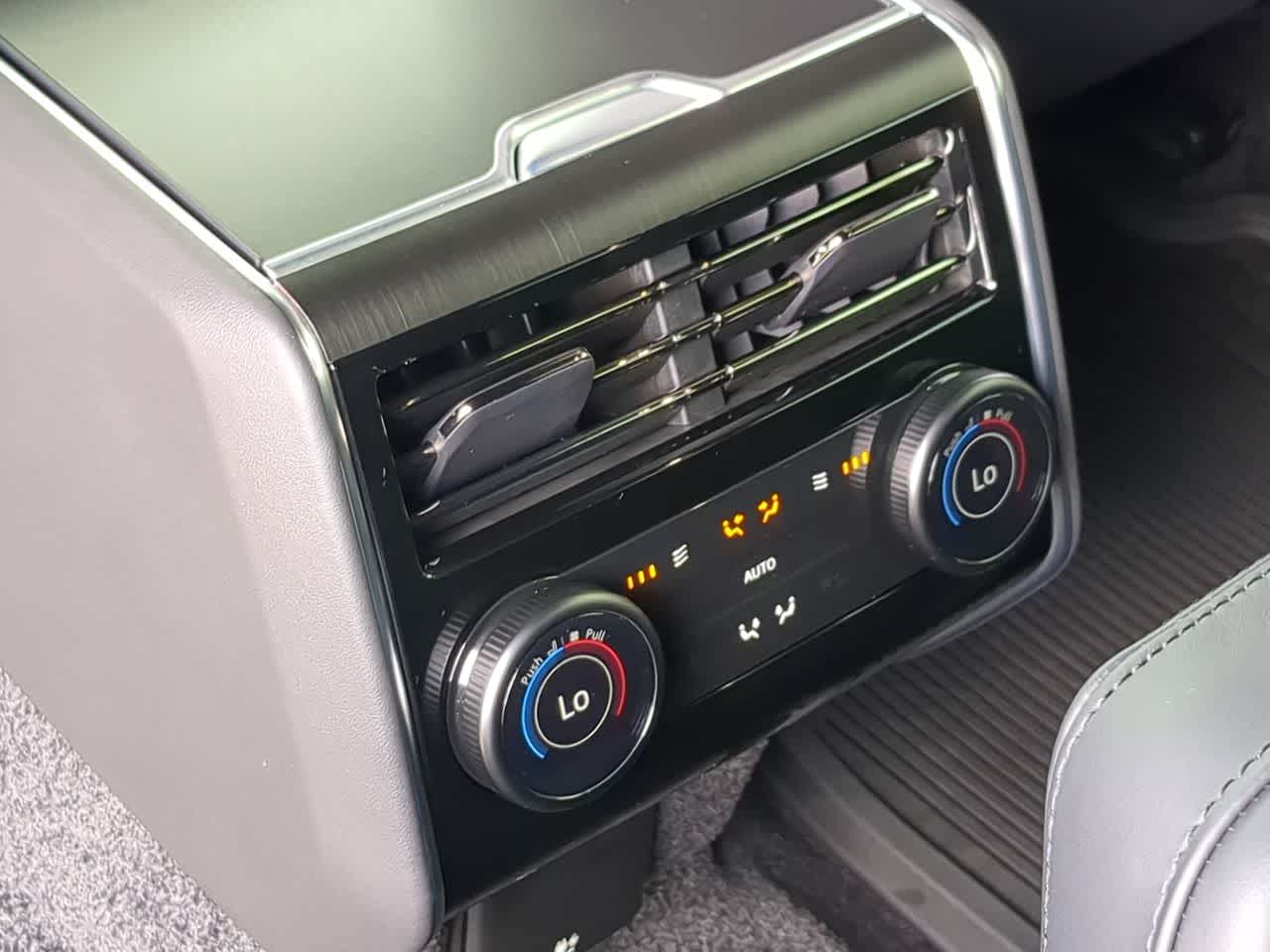 Thumbnail: 2025 Land Rover Range Rover - 39