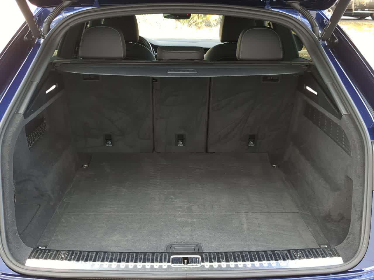 Thumbnail: 2021 Audi Q8 - 35