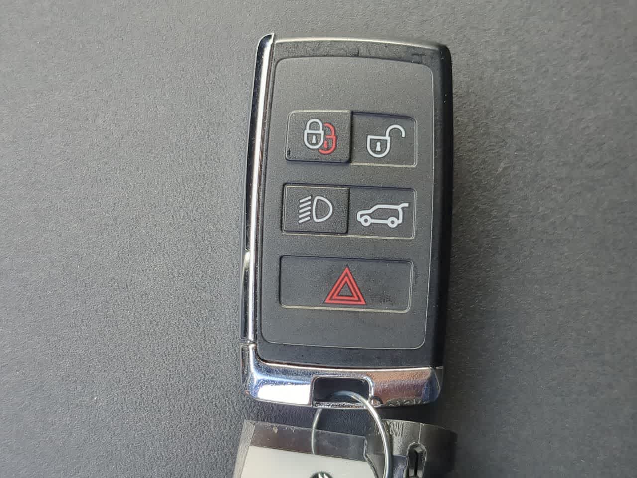 Thumbnail: 2025 Land Rover Discovery Sport - 37