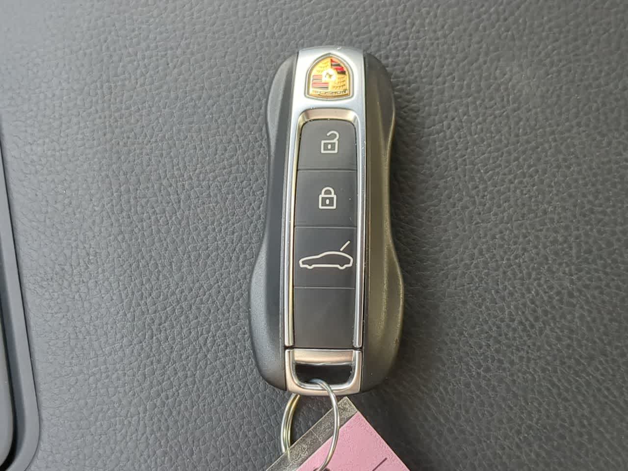 Thumbnail: 2025 Porsche Panamera - 38