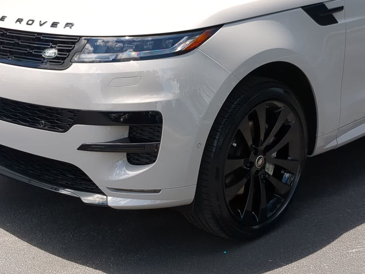 Thumbnail: 2025 Land Rover Range Rover Sport - 11