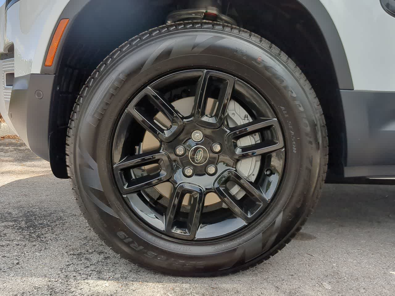 Thumbnail: 2025 Land Rover Defender - 14