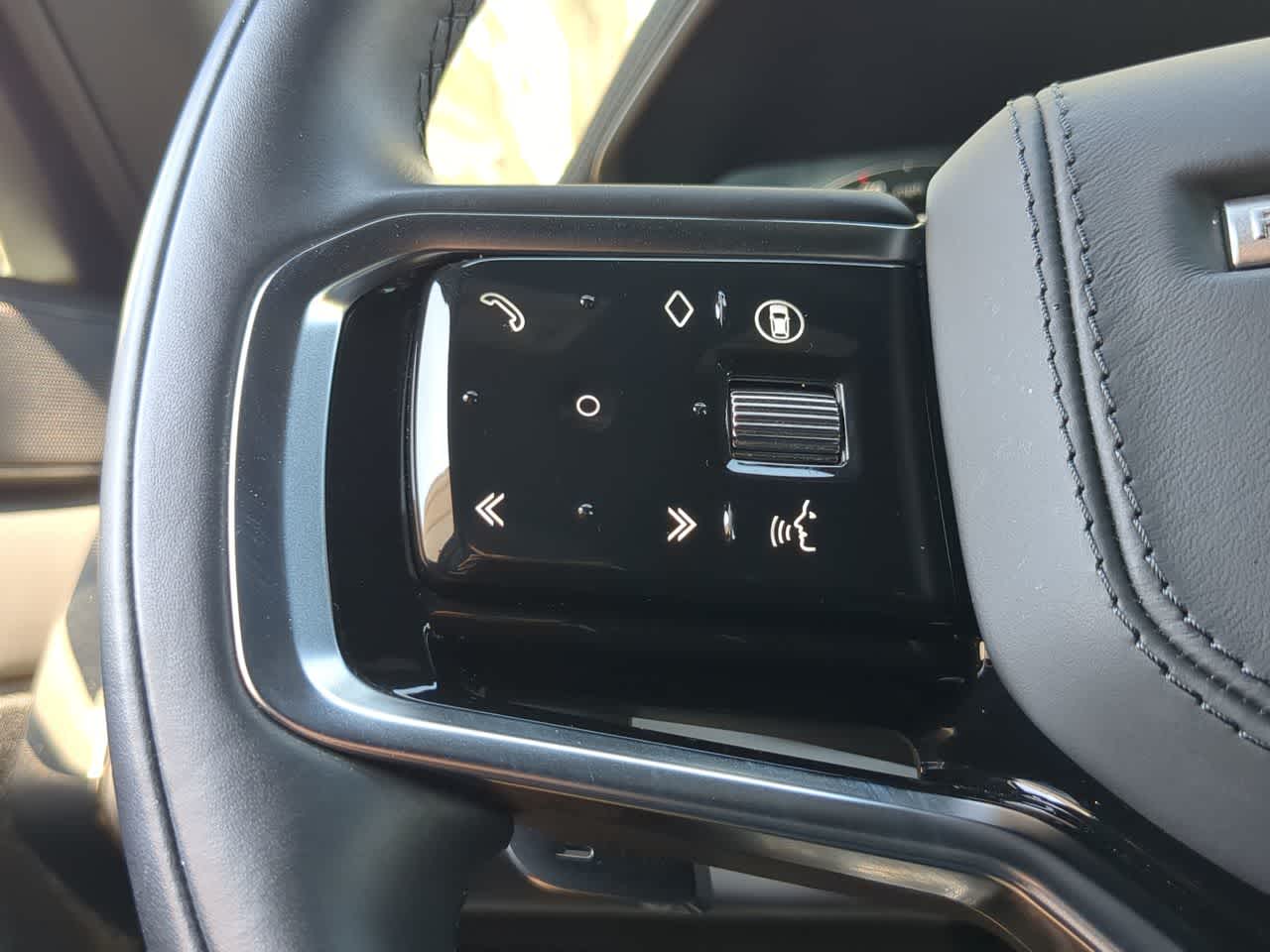 Thumbnail: 2025 Land Rover Range Rover Sport - 26