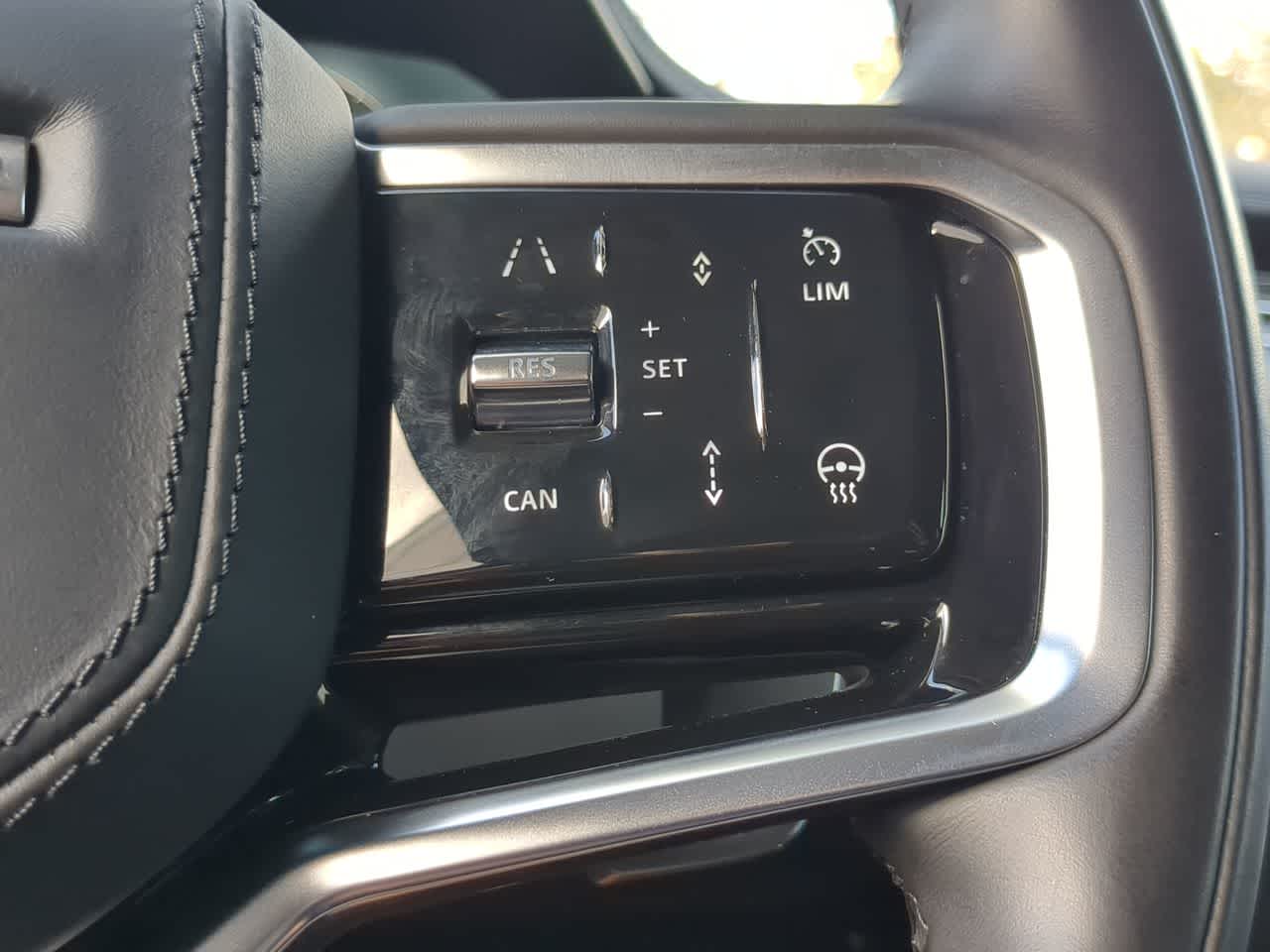 Thumbnail: 2023 Land Rover Range Rover Sport - 25