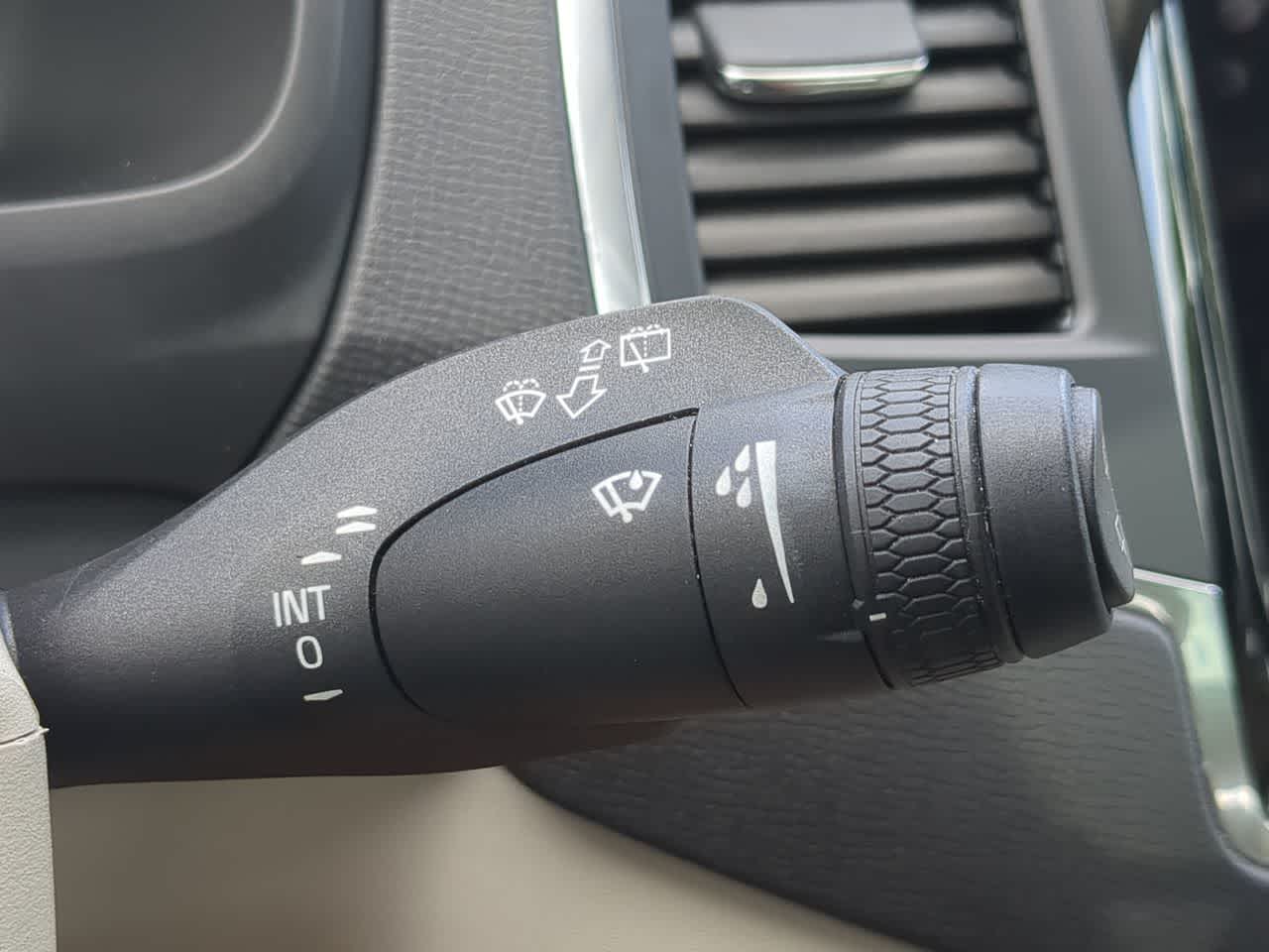 Thumbnail: 2020 Volvo XC90 - 28