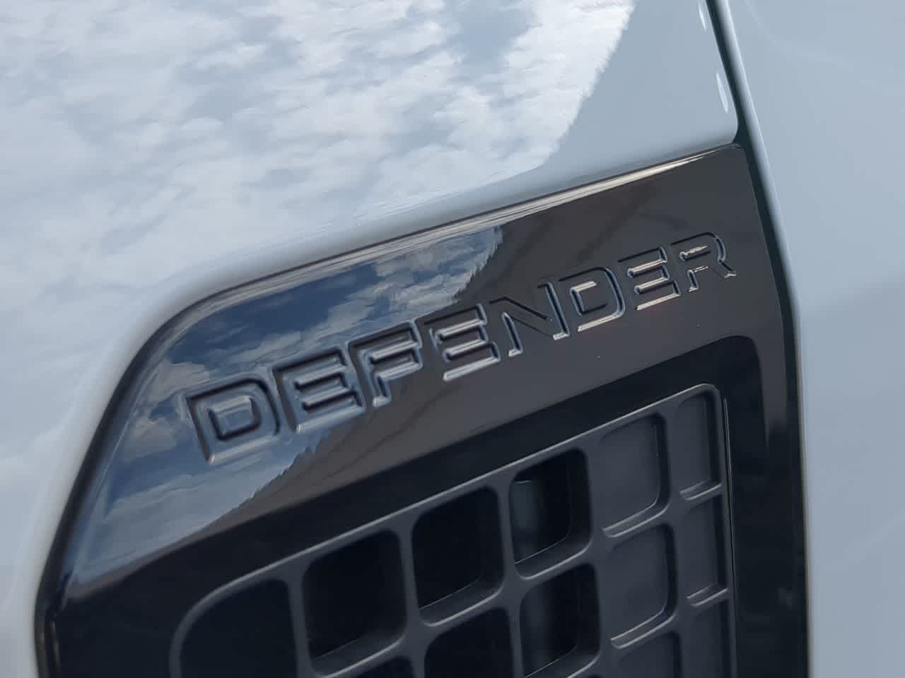 Thumbnail: 2025 Land Rover Defender - 13