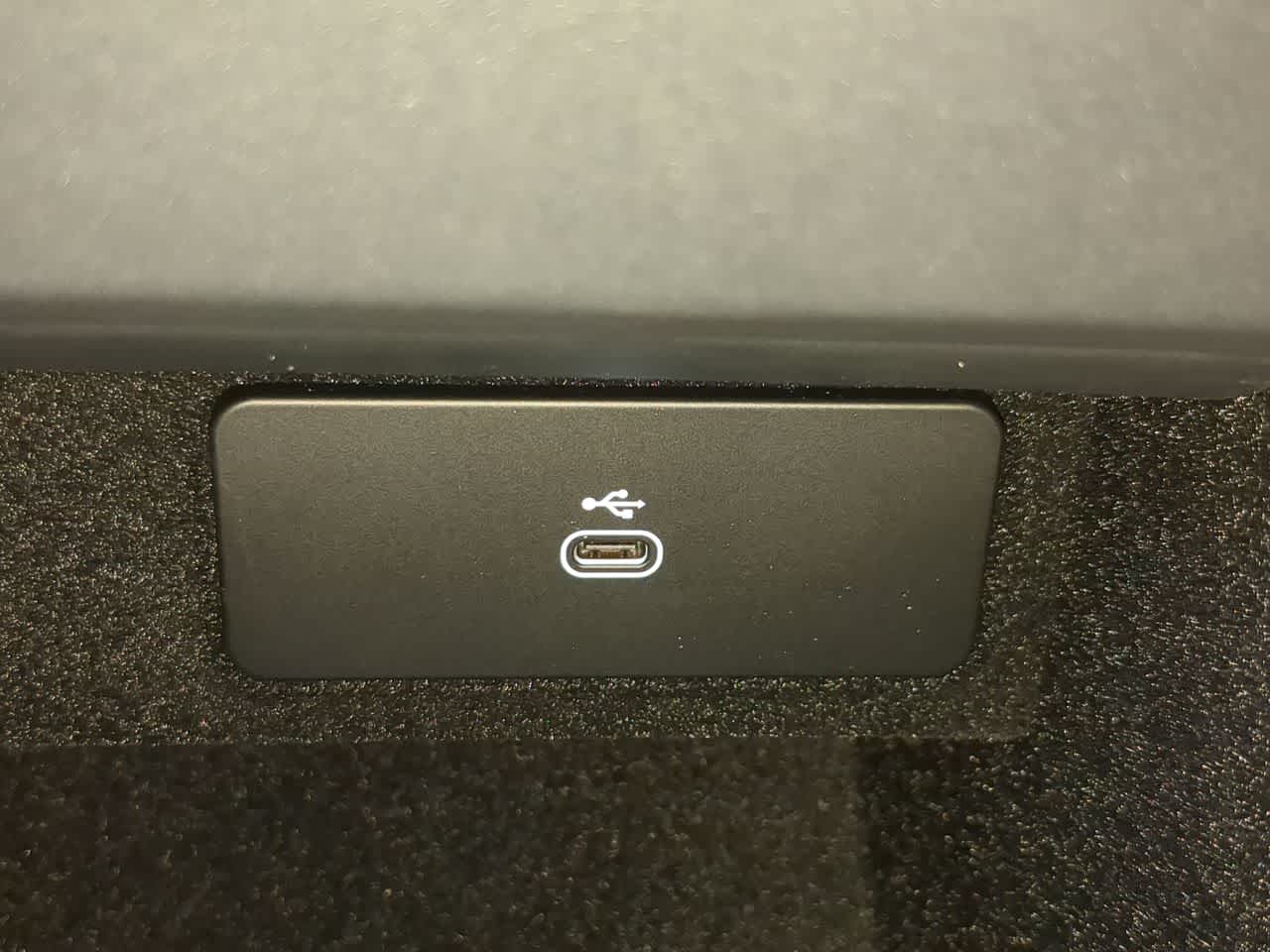 Thumbnail: 2026 Land Rover Range Rover Sport - 32