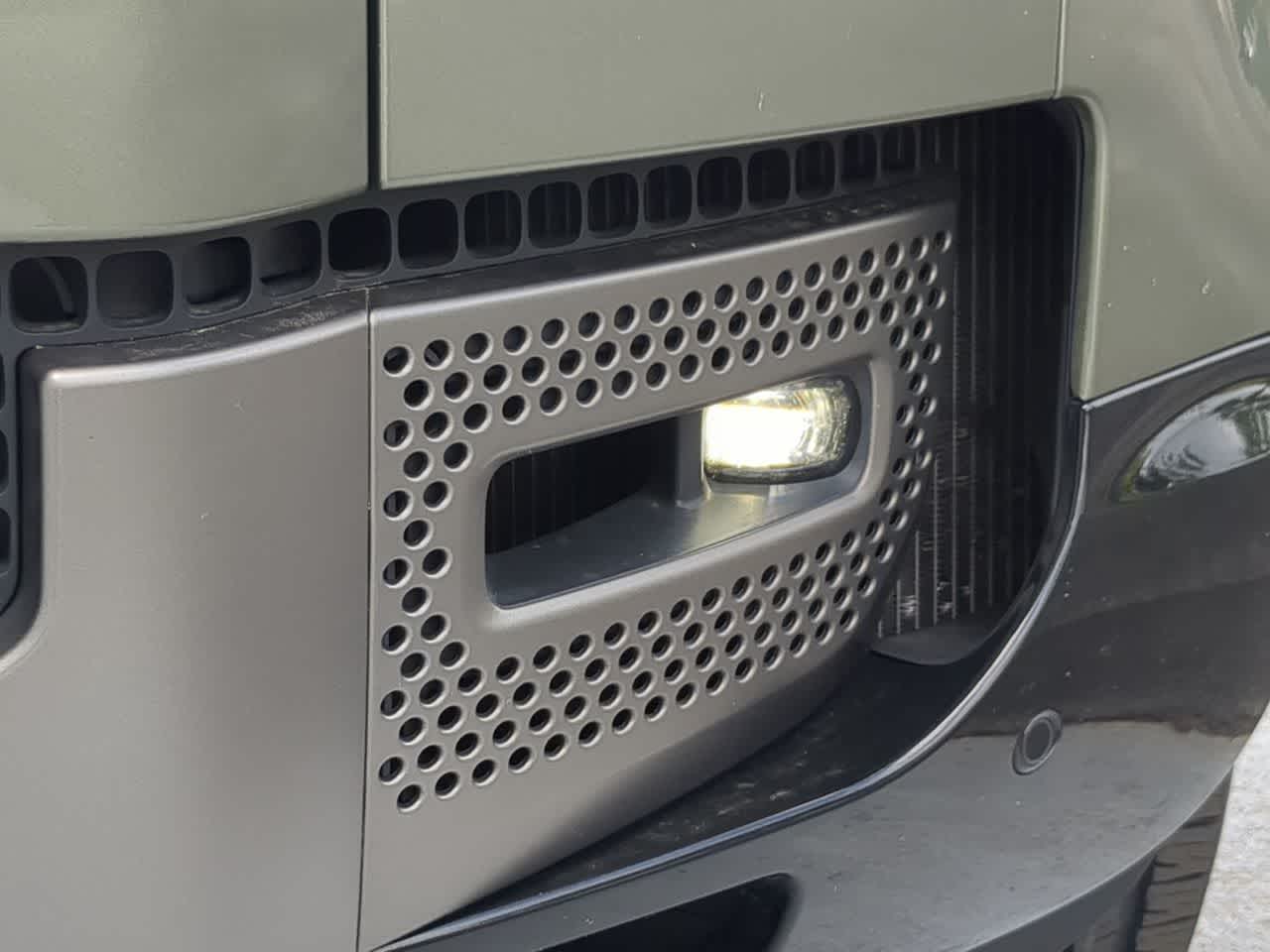 Thumbnail: 2022 Land Rover Defender - 11