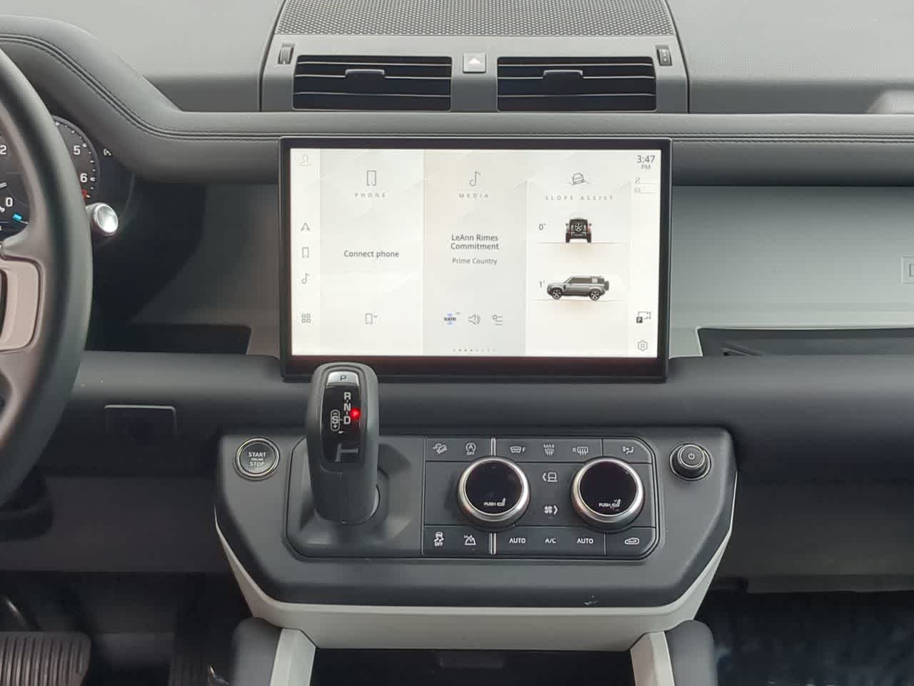 Thumbnail: 2025 Land Rover Defender - 29