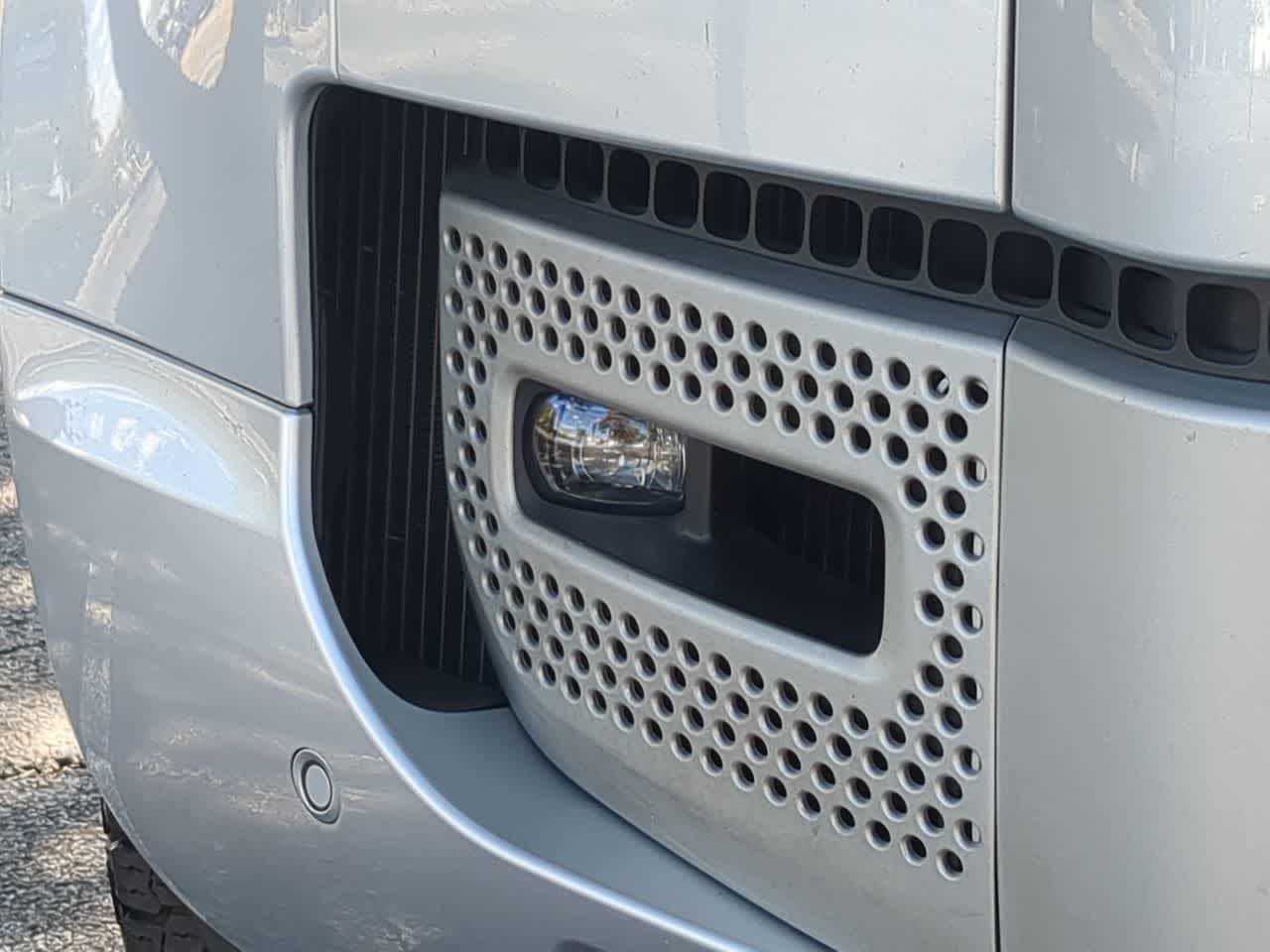 Thumbnail: 2022 Land Rover Defender - 11