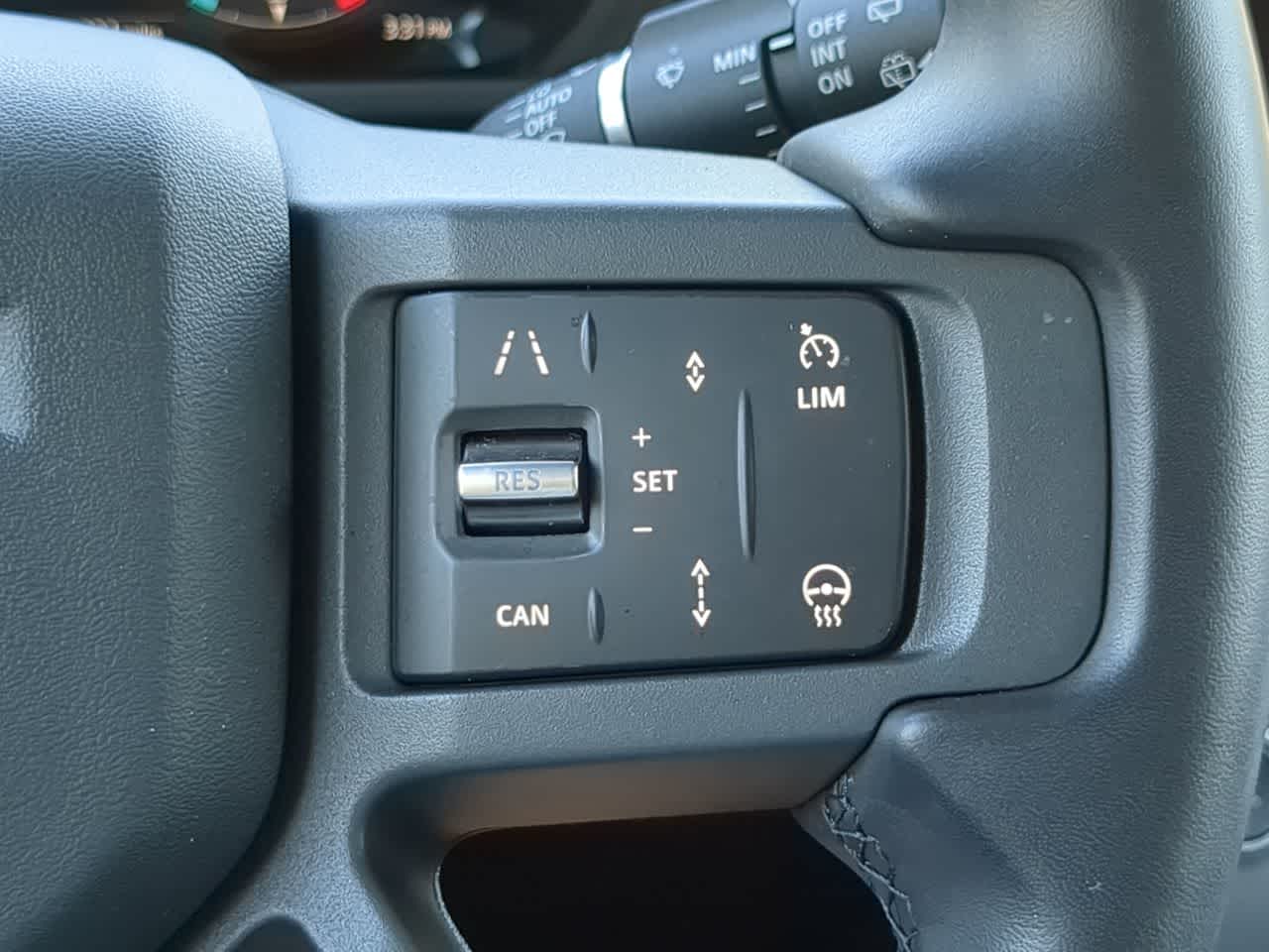 Thumbnail: 2025 Land Rover Defender - 26