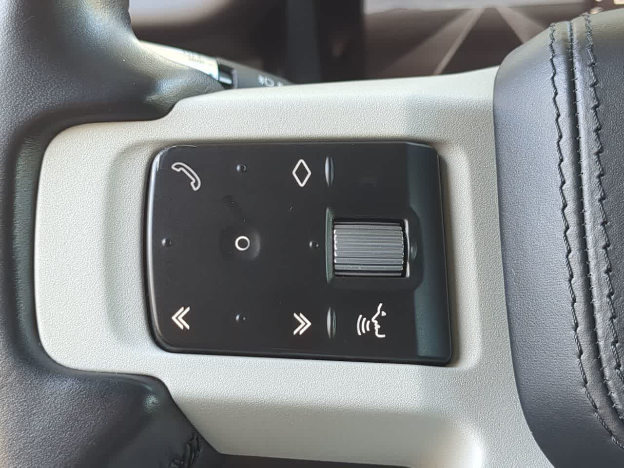 Thumbnail: 2020 Land Rover Defender - 26