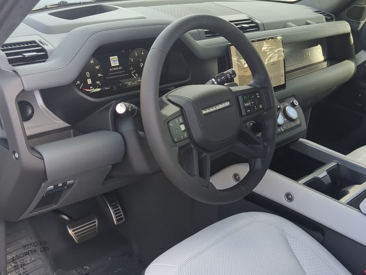 Thumbnail: 2025 Land Rover Defender - 10