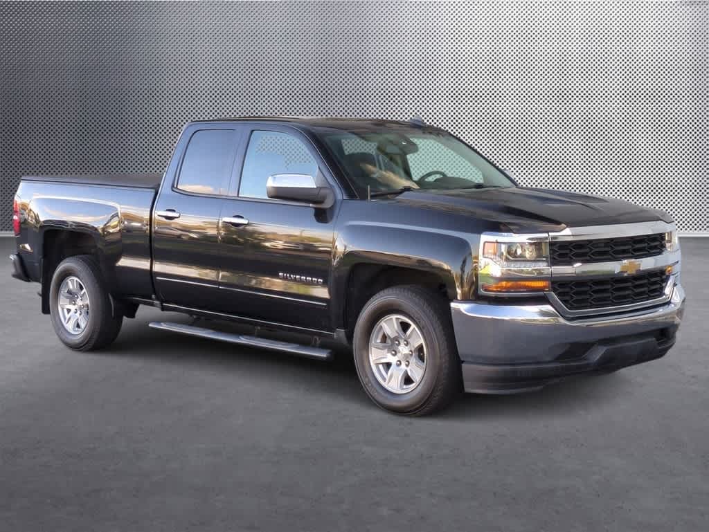 Used 2018 Chevrolet Silverado 1500 LT with VIN 1GCRCREH9JZ138506 for sale in Orlando, FL