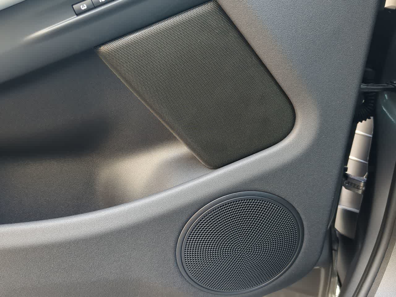 Thumbnail: 2026 Land Rover Range Rover Evoque - 33