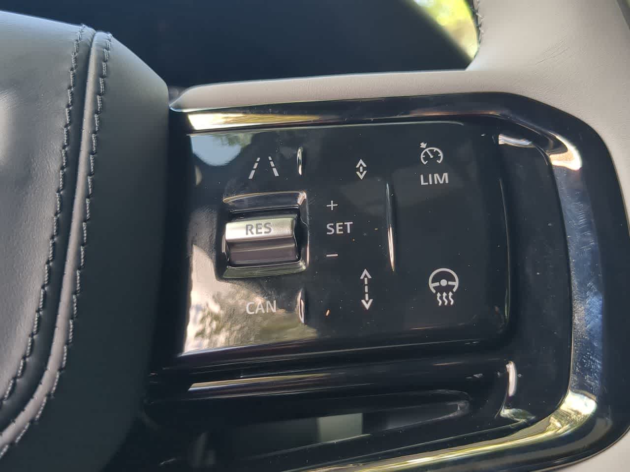 Thumbnail: 2026 Land Rover Range Rover Velar - 27